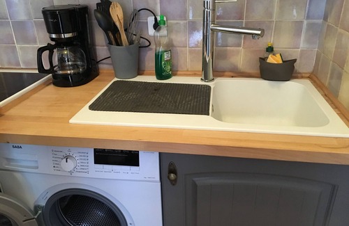 La Madrague Apartment | T2 vue mer 180° Avec balcon, Air-conditioned, direct access to the sea, Parking, Piscine