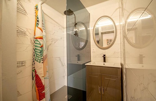 Saint-Denis Apartment | T3 - L' Anaxa - 65m² - champ fleuri, 2 chambres.