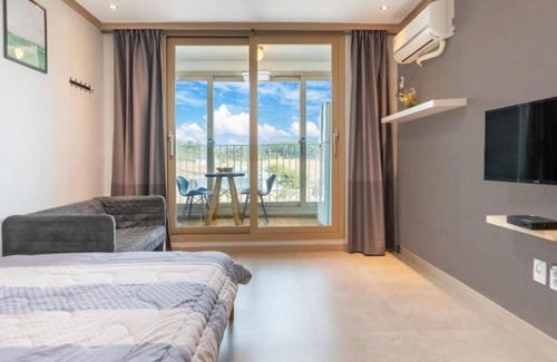 Nam House | Taean Laboom Pension