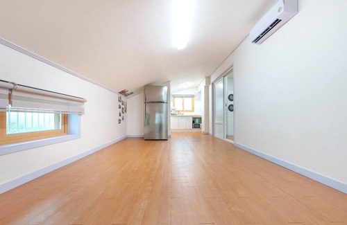 Wonbuk House | Taean Minoseu Pet Pension
