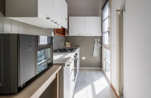 Savena Condo | Tagliacozzi Suites Apartment