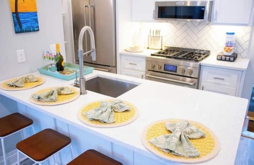 Kayton - Frazier Area Condo | Tailor House on Gaston, Forsyth+Historic Downtown