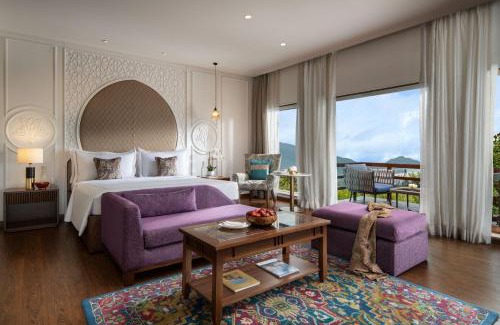 Nishat-Shalimar Hotel | Taj Dal View Srinagar