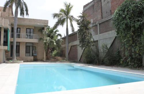 Agra House | Taj Waves Villa - Pink Barbie Themed Pool View Room