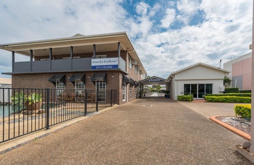 Bundaberg West Hotel | Takalvan Motel