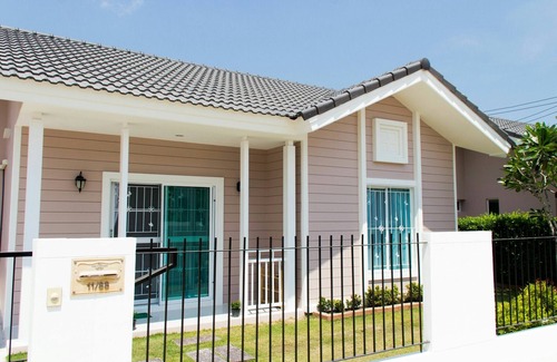 Hin Lek Fai Villa | Take a rest on the hill