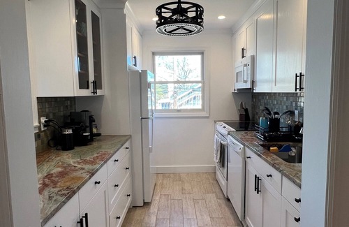 Ocean Beach House | Take It Easy @ Salt Easy - Our Newly Renovated 2:BED - 2:BATH Home