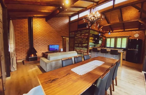 Benedito Novo Ski Chalet | Tal Haus chalet with panoramic view of the valley