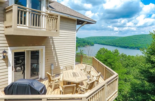Mountainside House | Tall Castle: Lake Access, Fire Pit, Community Amenities!