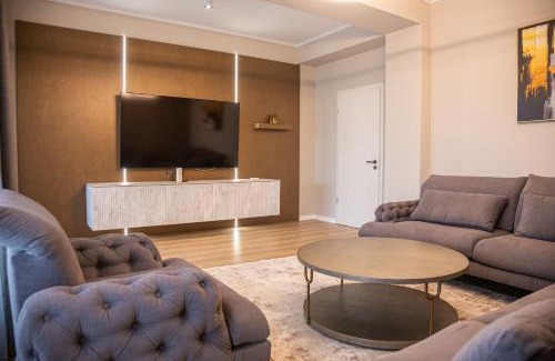 Tractorul Apartment | TampaView ApartHotel
