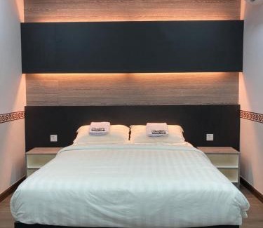 Kampung Gong Kemuntong Hotel | TAMU KoGURU