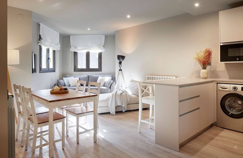 Beret Apartment | Tanau by FeelFree Rentals