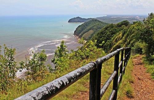 Kampong Raja Resort | Tanjung Demong Beach Resort