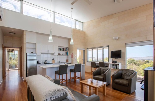 Charlton Gully Cabin | Tanonga Luxury Eco Lodges