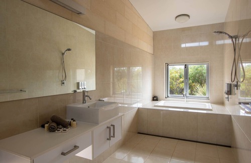 Charlton Gully Cabin | Tanonga Luxury Eco Lodges