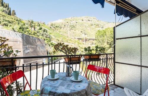 Spisone Apartment | Taormina Comfy Apt - a few steps from the Beach