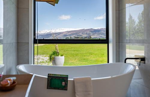 Tarras House | Tarras Serenity Haven - Mountain Views and Calm