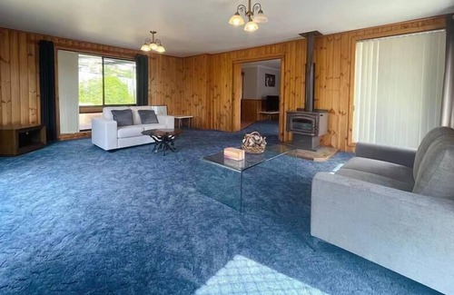 Bellerive House | Tas Retreat with beautiful mountain view at Bellerive