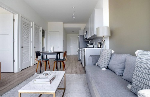 Alexandria West Apartment | Tasteful Alexandria West 1BR w/Gym & W/D, nr Metro, by Blueground