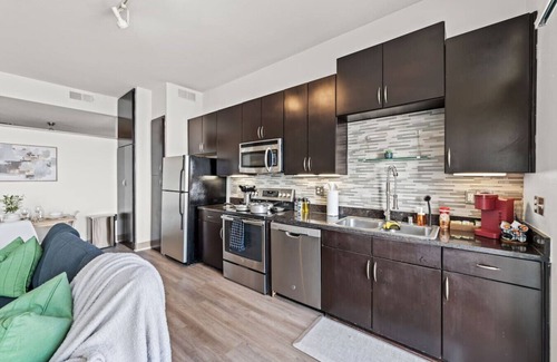 Deep Ellum Apartment | Tasteful Apt in Central Dallas with Parking and Pool