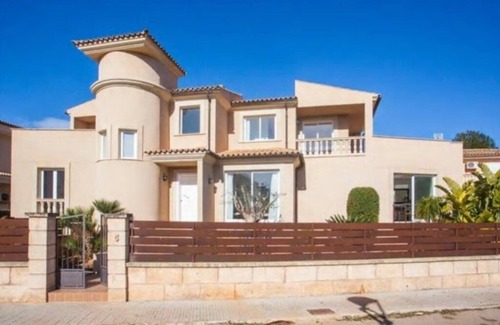 Colonia Sant Jordi House | Tasteful holiday home with pool in the middle of Colonia St. Jordi near Es Trenc