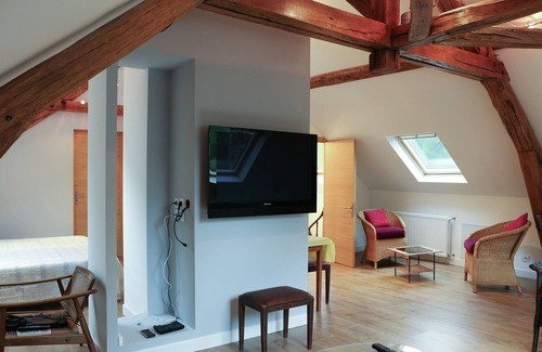 Cernoy-en-Berry House | Tasteful Holiday Home with Garden in Cernoy-en-Berry France
