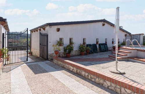 Priverno House | Tasteful holiday home in Priverno with garden