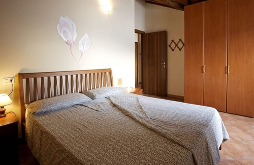 Tronzano Lago Maggiore Apartment | Tastefully furnished 3-room apartment with sea garden and beach