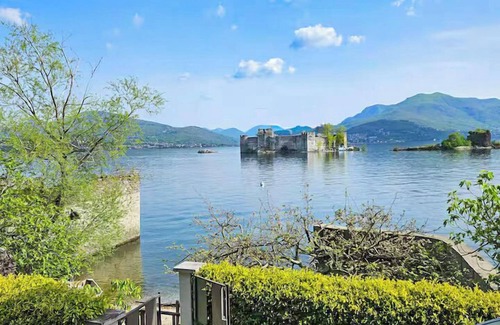 Cannobio House | Tastefully furnished 3½-room house with private lake access