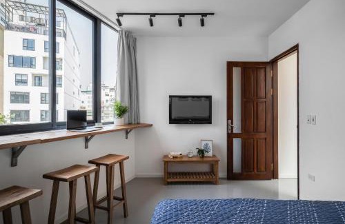 Hoang Mai Apartment | TAURUS Villa-Jacuzzi Rooftop in Centre-Free Airport Included