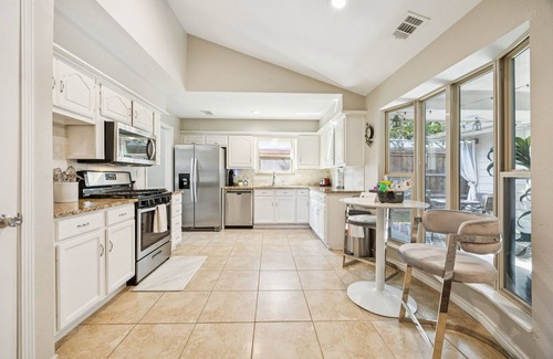Lake Highlands House | TCH - Comfy 3bd/2ba home in Dallas with Workspace