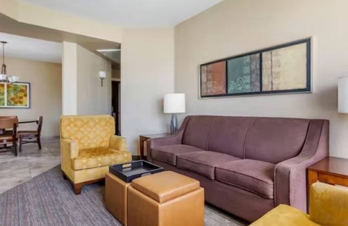 North Scottsdale Resort | TCP Waste Management Golf entrance is steps away from Hilton Links Resort