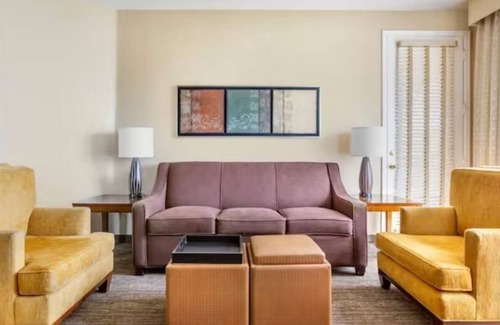 North Scottsdale Resort | TCP Waste Management Golf entrance is steps away from Hilton Links Resort