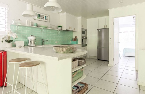 Sunshine Coast Apartment | Tea Trees 3 - relaxed coastal apartment, location!