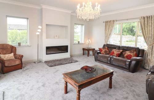 Corofin House | TEACH DE BARRA, pet friendly, with a garden in Corofin, County Clare