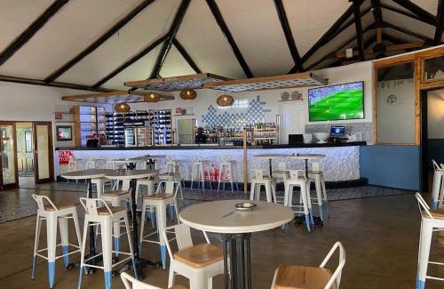 Madeteleli House | Teak Place Guest Rooms