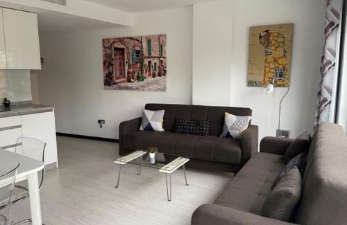 Cordoba Apartment | TECNOCORDOBA aparcamiento privado gratuito y piscina