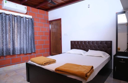 Sringeri Hotel | Temple View Homestay