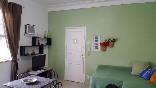 Laranjeiras Apartment | Temporada Rio Studio Lily 2 - Perto do Cristo e de Copacabana