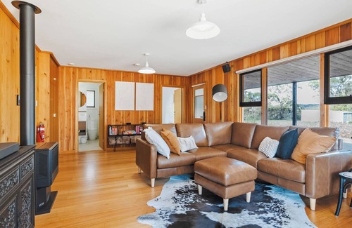 Bakers Beach Cabin | Ten Fifty Bakers - Off grid Wilderness Retreat (30 minutes from town)