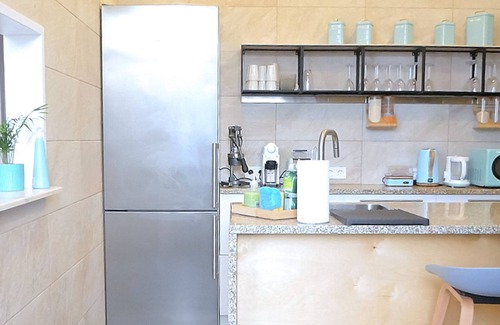 Espinho House | ten2twelve ❤️ 2 Min. walk to the Beach | 3 Bedrooms | Up to 9 P | Parking