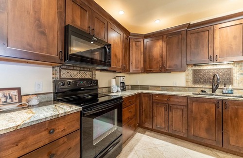 Mountain House Condo | Tenderfoot Lodge by Summit County Mountain Retreats