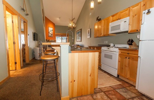 Mountain House Condo | Tenderfoot Lodge by Summit County Mountain Retreats