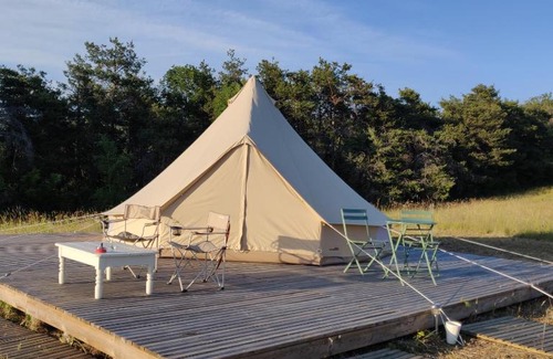Peyrins Other | Tente en pleine nature sur la colline
