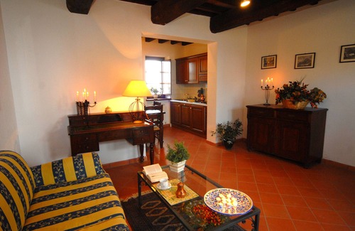 Gualdo Cattaneo Apartment | Tenuta di Forte Sorgnano | Farmhouse with pool