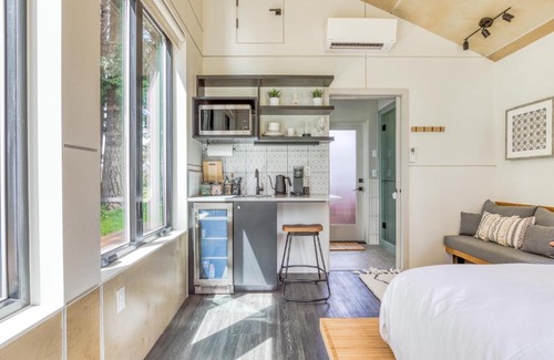 Stevenson Hotel | Tenzen Springs - Cabin 2