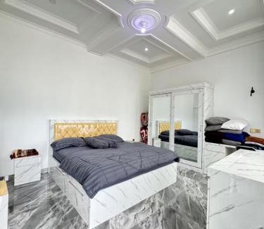 Bandung Villa | Teras Luhur Villa dengan Jacuzzi