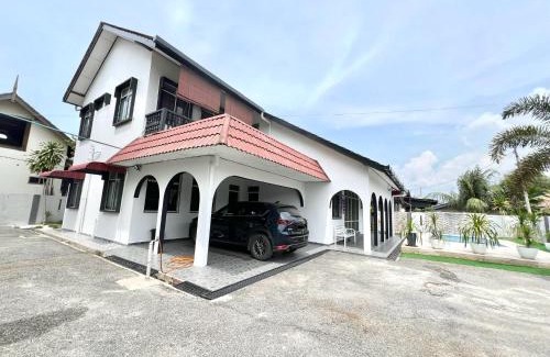 Kampung Kuala Ibai House | Teratai Homestay Batu Buruk