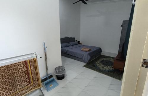 Dungun District House | Teratak Adamia Roomstay 02