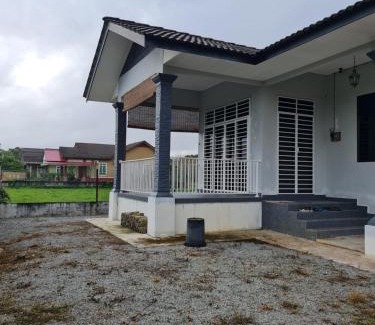 Pasir Mas House | Teratak Che Esah Guest House FREE WIFI NETFLIX